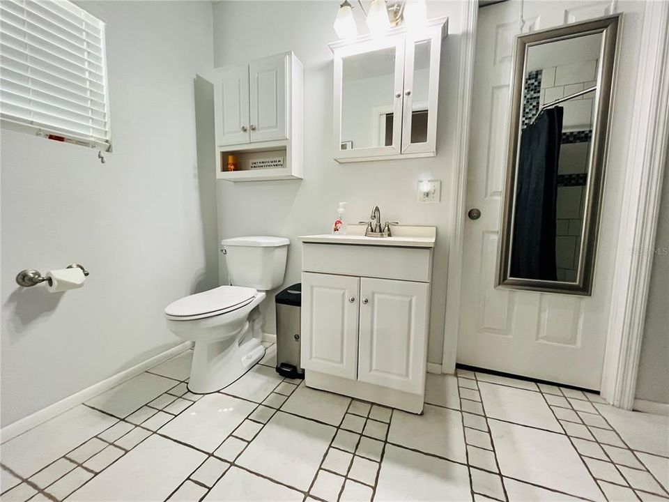 Active With Contract: $2,200 (1 beds, 1 baths, 470 Square Feet)