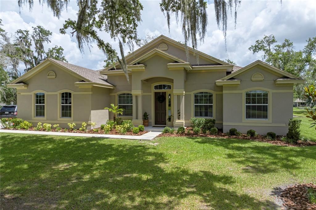 Recently Sold: $599,900 (4 beds, 3 baths, 2400 Square Feet)