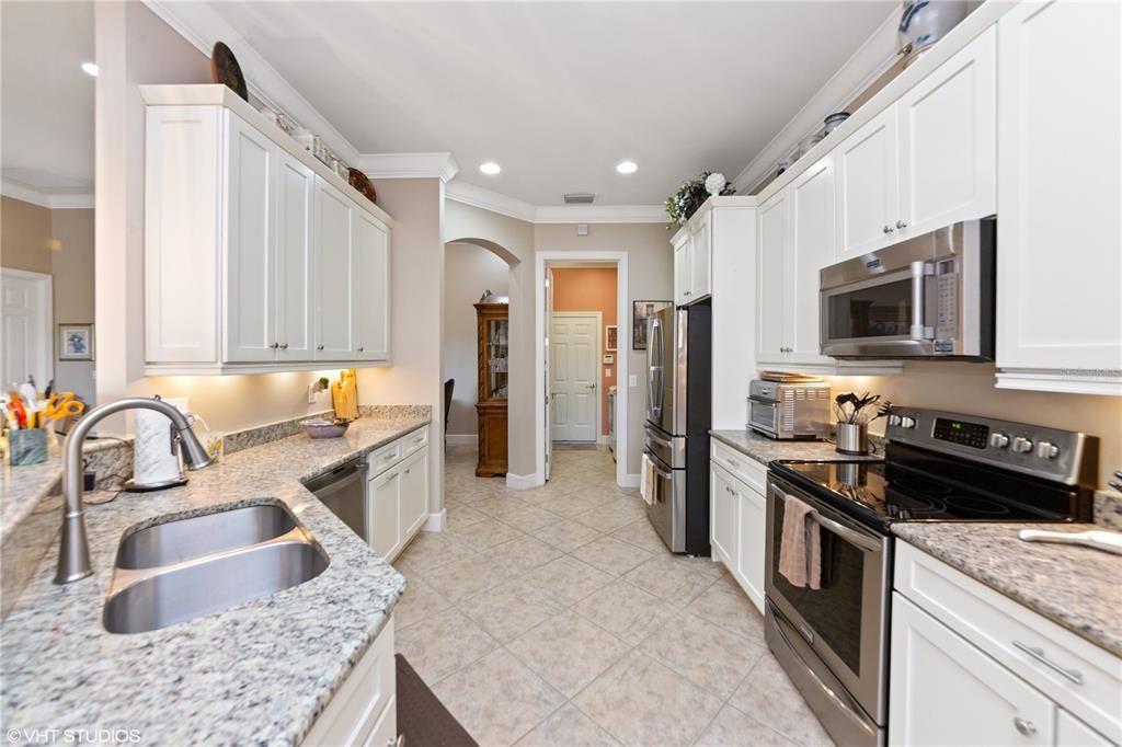 Recently Sold: $699,900 (2 beds, 2 baths, 1960 Square Feet)