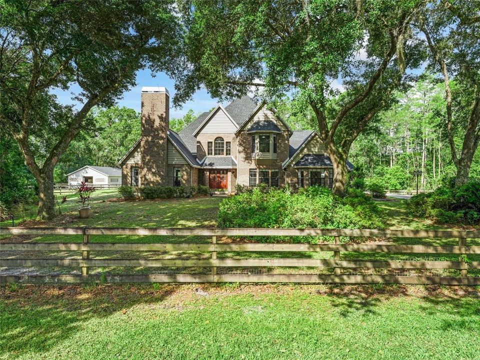 Recently Sold: $845,000 (4 beds, 2 baths, 3354 Square Feet)