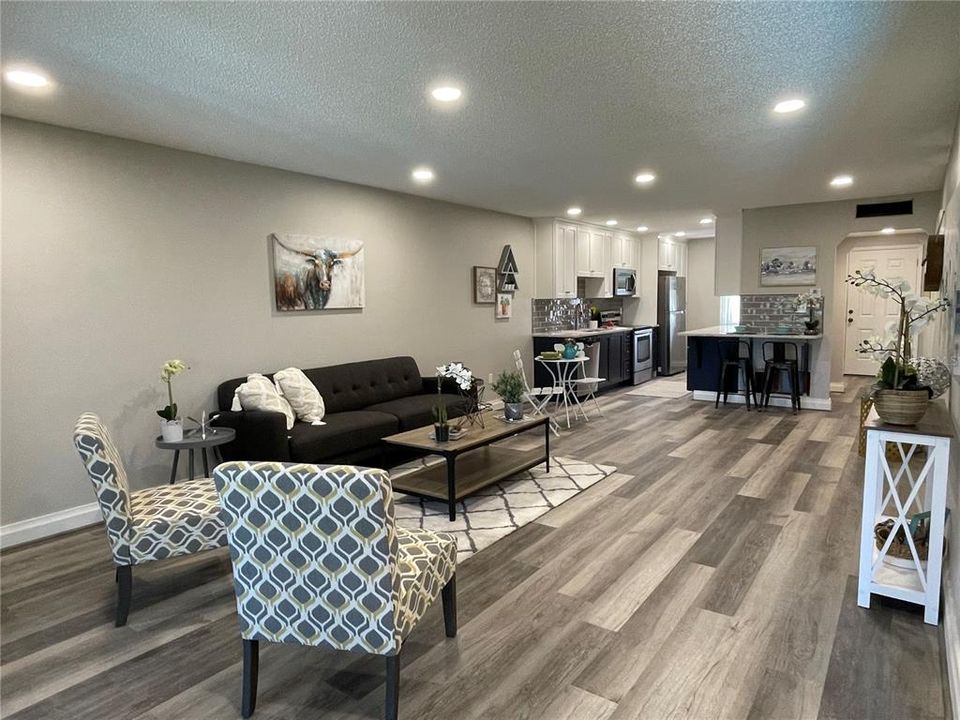 Recently Sold: $261,000 (2 beds, 2 baths, 1140 Square Feet)