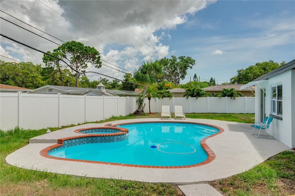 Recently Sold: $565,000 (3 beds, 2 baths, 1661 Square Feet)