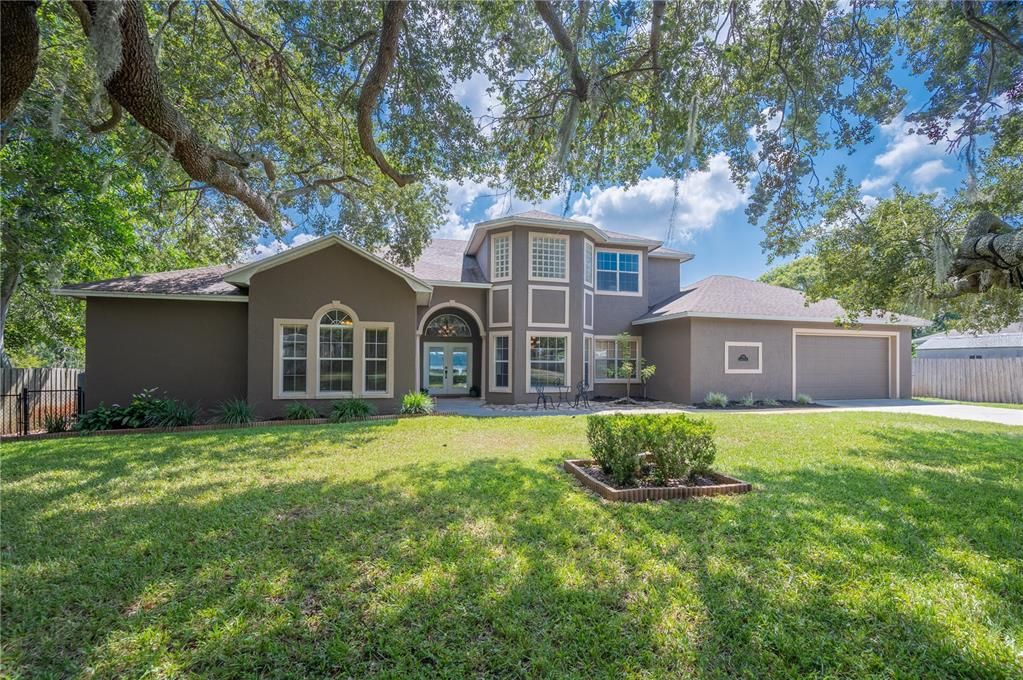 Recently Sold: $859,900 (4 beds, 3 baths, 3721 Square Feet)