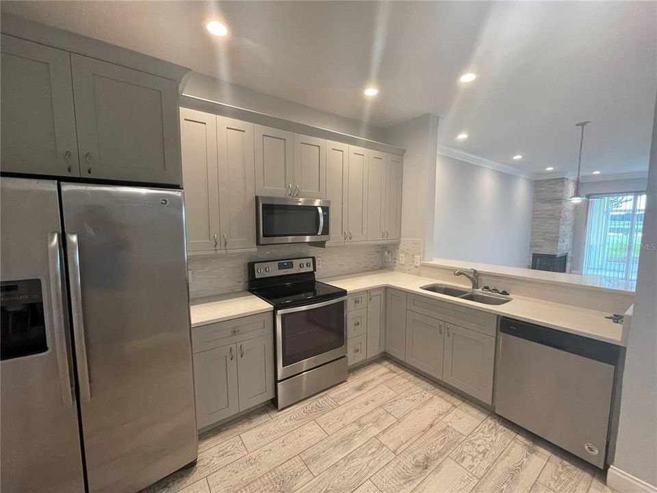 Recently Sold: $330,000 (2 beds, 2 baths, 1163 Square Feet)