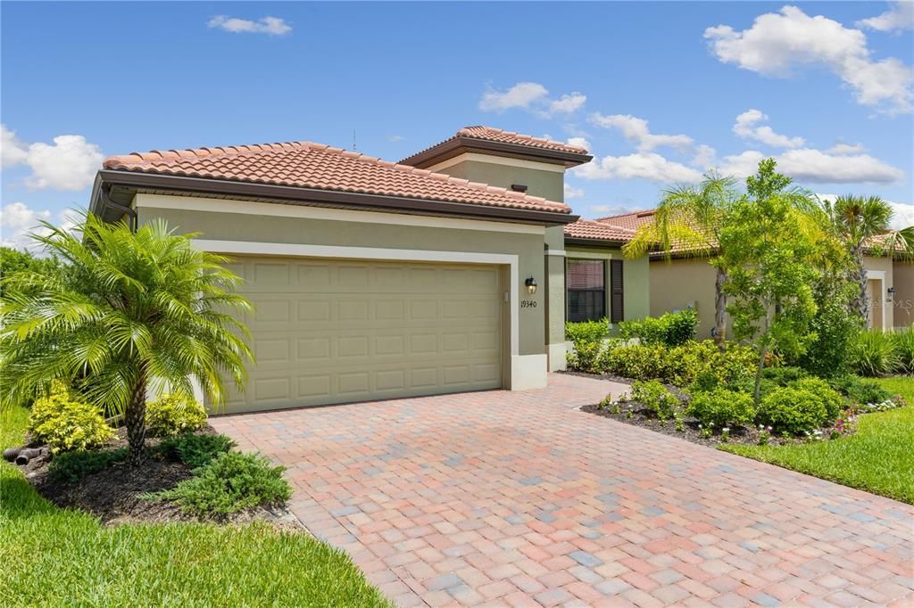Recently Sold: $675,000 (3 beds, 3 baths, 1831 Square Feet)