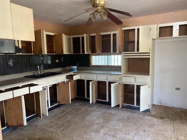 Vendido Recientemente: $78,000 (4 camas, 5 baños, 1800 Pies cuadrados)