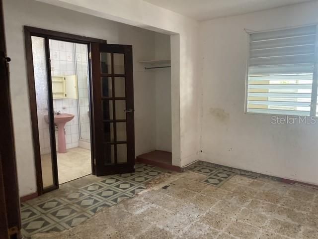 Vendido Recientemente: $78,000 (4 camas, 5 baños, 1800 Pies cuadrados)