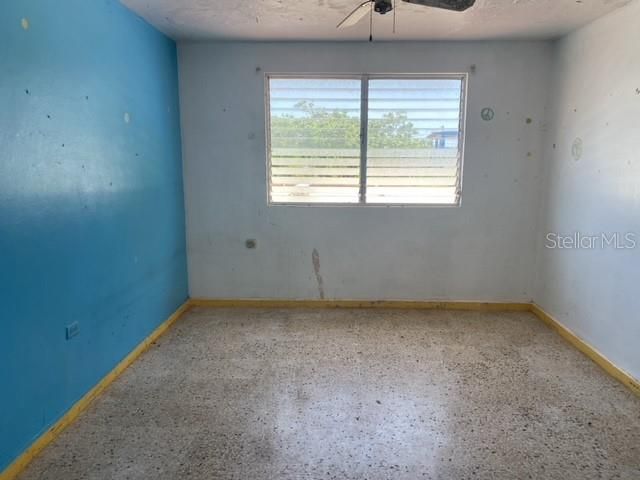 Vendido Recientemente: $78,000 (4 camas, 5 baños, 1800 Pies cuadrados)