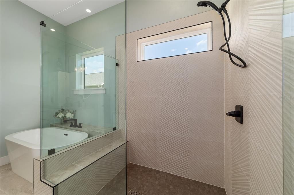 最近售出: $659,000 (3 贝兹, 2 浴室, 2366 平方英尺)