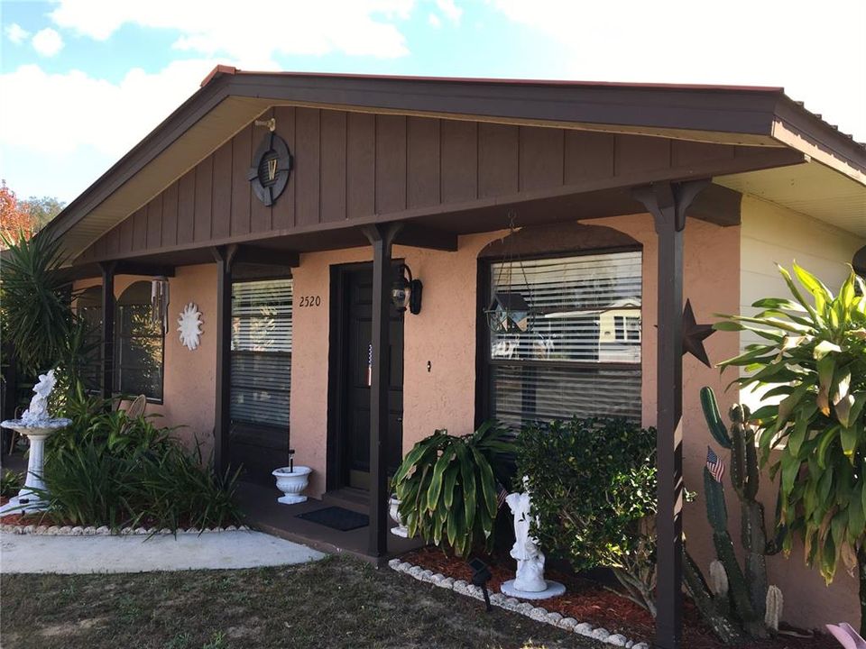 Recently Sold: $140,000 (2 beds, 1 baths, 748 Square Feet)