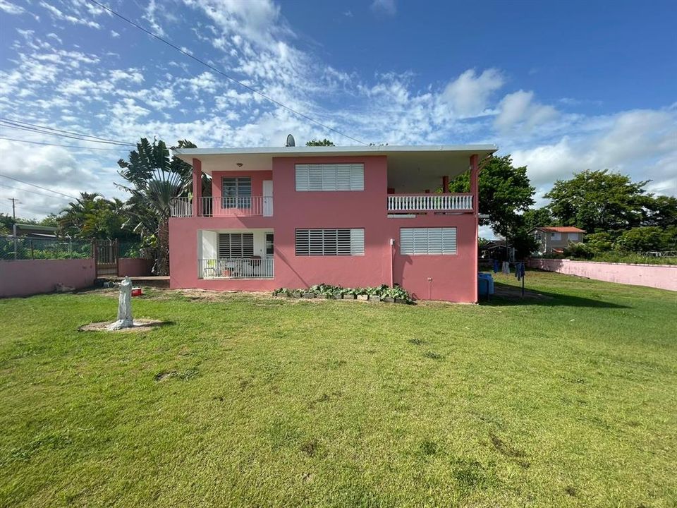 Vendido Recientemente: $179,900 (4 camas, 2 baños, 3000 Pies cuadrados)