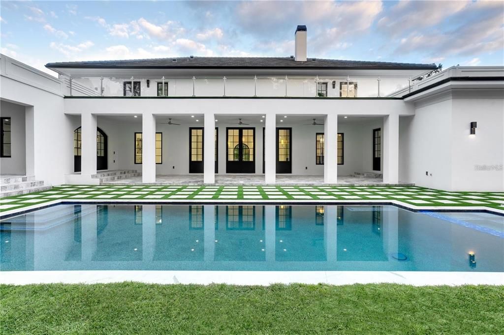 Recently Sold: $6,495,000 (5 beds, 6 baths, 9233 Square Feet)