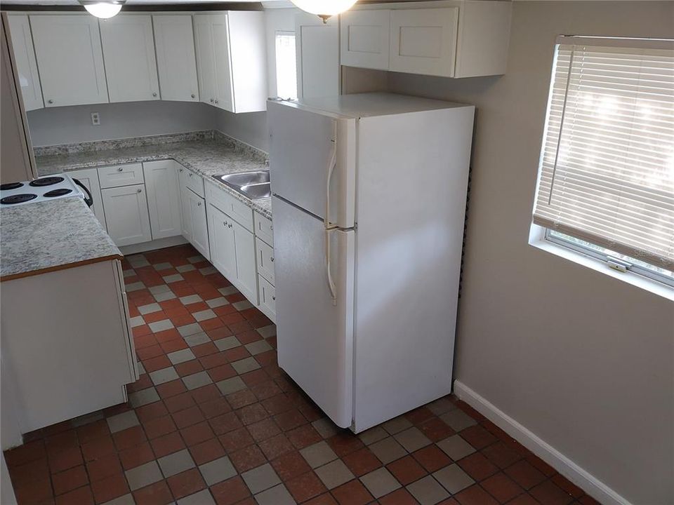 Recently Rented: $1,025 (3 beds, 1 baths, 744 Square Feet)