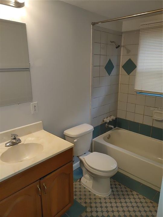 Recently Rented: $1,025 (3 beds, 1 baths, 744 Square Feet)