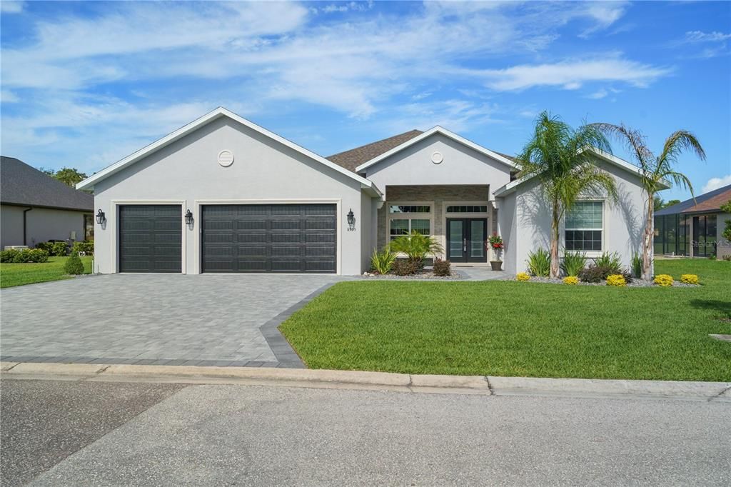 Recently Sold: $695,000 (4 beds, 3 baths, 2250 Square Feet)