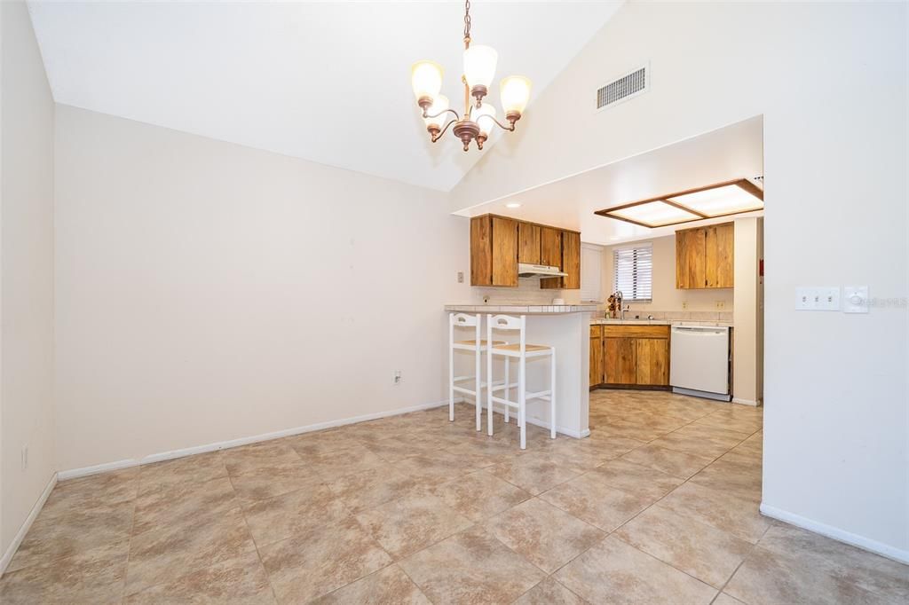 Recently Sold: $260,000 (2 beds, 2 baths, 1136 Square Feet)