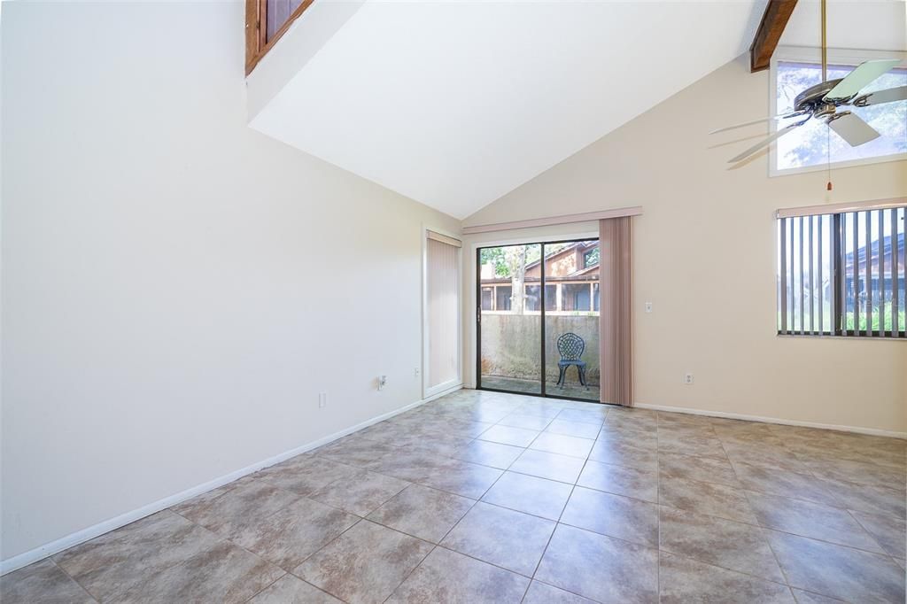 Recently Sold: $260,000 (2 beds, 2 baths, 1136 Square Feet)