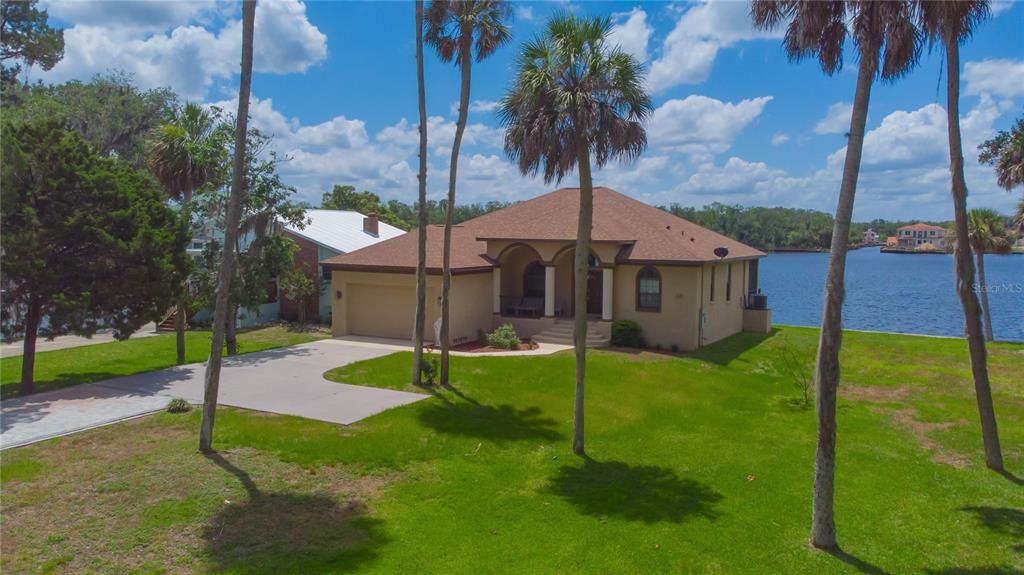 Recently Sold: $1,100,000 (3 beds, 2 baths, 1787 Square Feet)