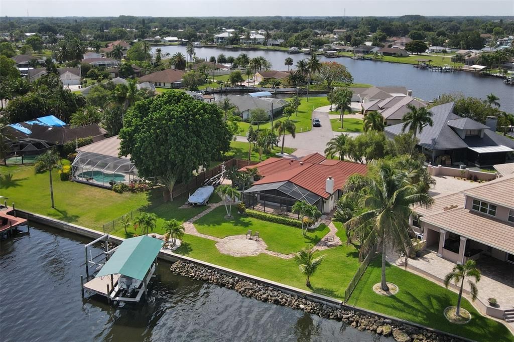 Boaters dream home with 2 boat lifts on the Caloosahatchee