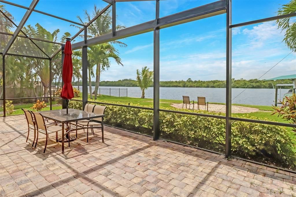 Recently Sold: $950,000 (3 beds, 2 baths, 2270 Square Feet)