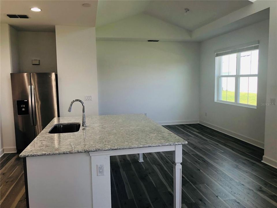 Recently Sold: $321,050 (3 beds, 2 baths, 1466 Square Feet)