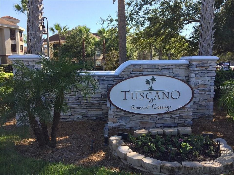 Recently Sold: $219,000 (2 beds, 2 baths, 956 Square Feet)