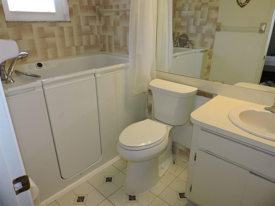 最近售出: $275,000 (2 贝兹, 2 浴室, 1498 平方英尺)