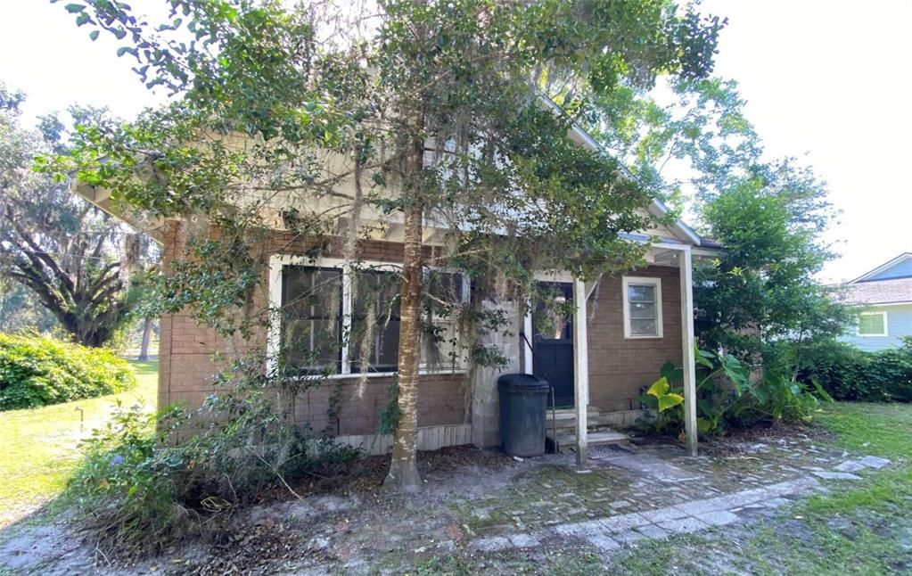 Recently Sold: $99,000 (3 beds, 1 baths, 1496 Square Feet)