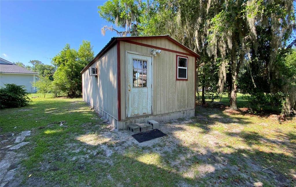 Recently Sold: $99,000 (3 beds, 1 baths, 1496 Square Feet)