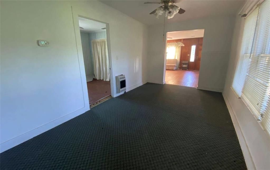 Recently Sold: $99,000 (3 beds, 1 baths, 1496 Square Feet)