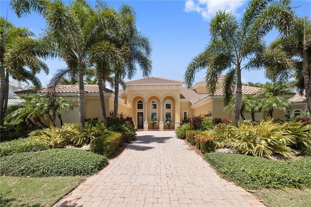 Recently Rented: $8,500 (4 beds, 4 baths, 4449 Square Feet)