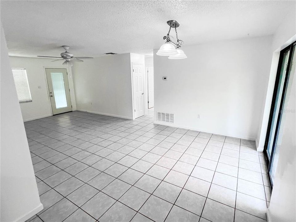 Recently Sold: $215,000 (3 beds, 1 baths, 1092 Square Feet)