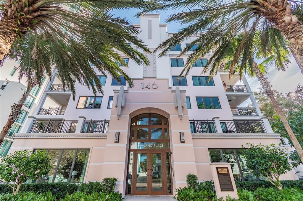 Recently Sold: $1,250,000 (2 beds, 2 baths, 1570 Square Feet)