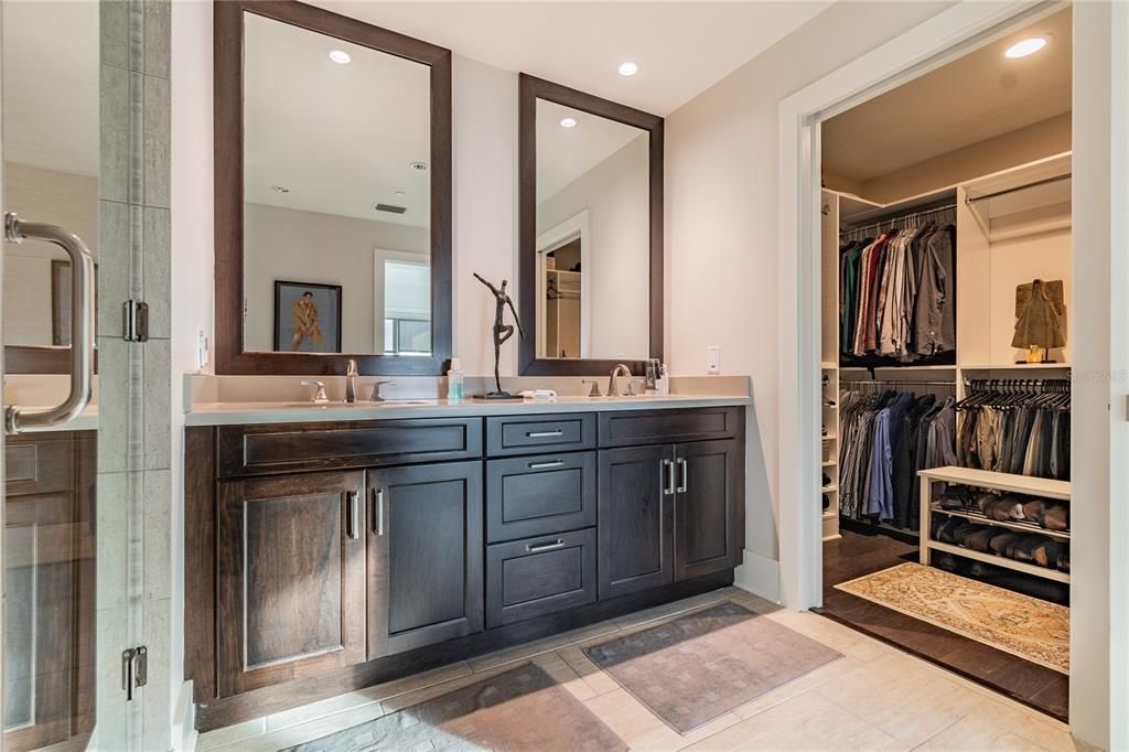 Recently Sold: $1,250,000 (2 beds, 2 baths, 1570 Square Feet)