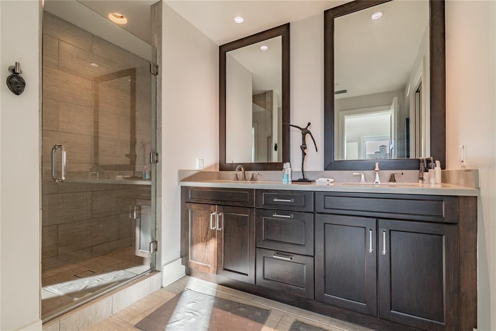 Recently Sold: $1,250,000 (2 beds, 2 baths, 1570 Square Feet)