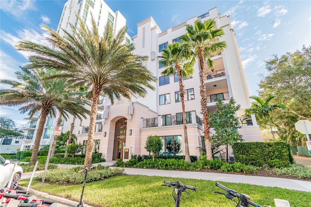 Recently Sold: $1,250,000 (2 beds, 2 baths, 1570 Square Feet)