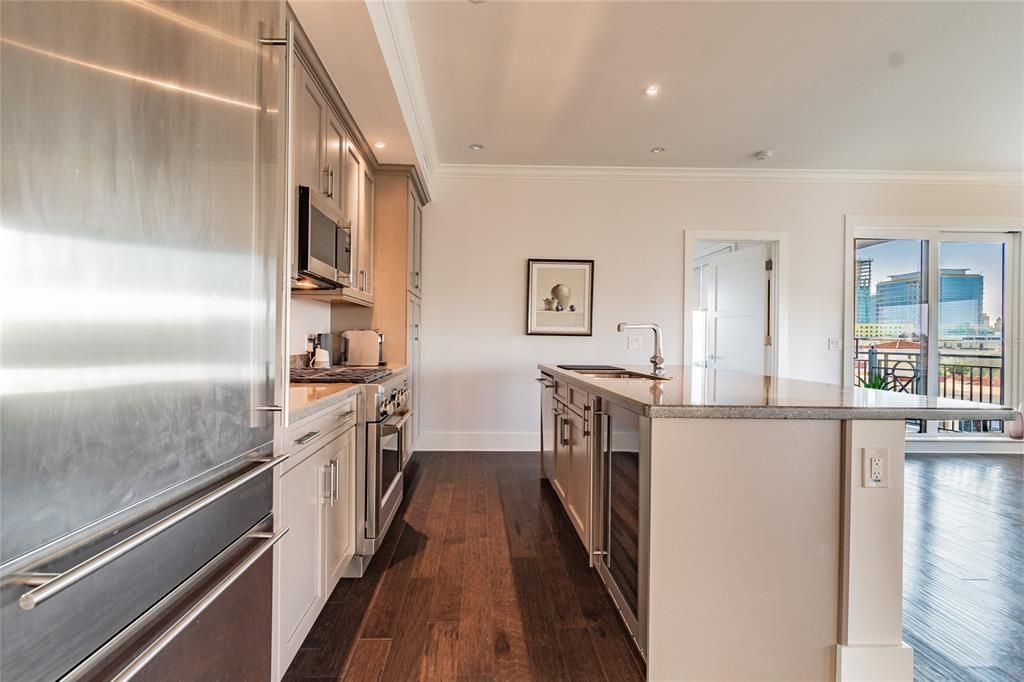Recently Sold: $1,250,000 (2 beds, 2 baths, 1570 Square Feet)