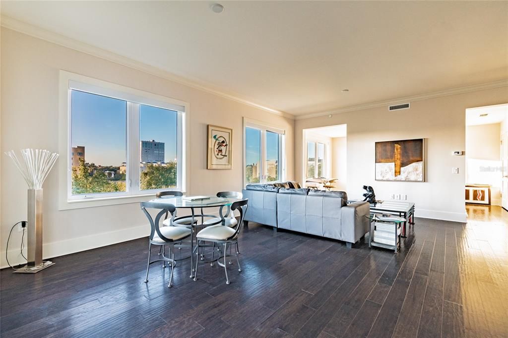 Recently Sold: $1,250,000 (2 beds, 2 baths, 1570 Square Feet)