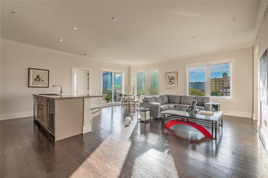 Recently Sold: $1,250,000 (2 beds, 2 baths, 1570 Square Feet)