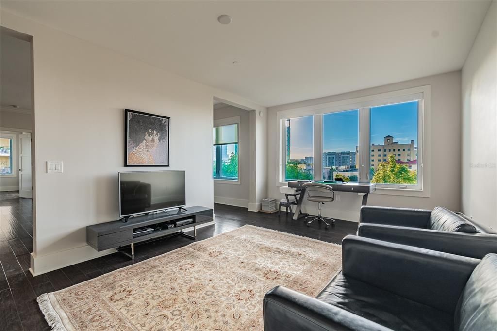 Recently Sold: $1,250,000 (2 beds, 2 baths, 1570 Square Feet)