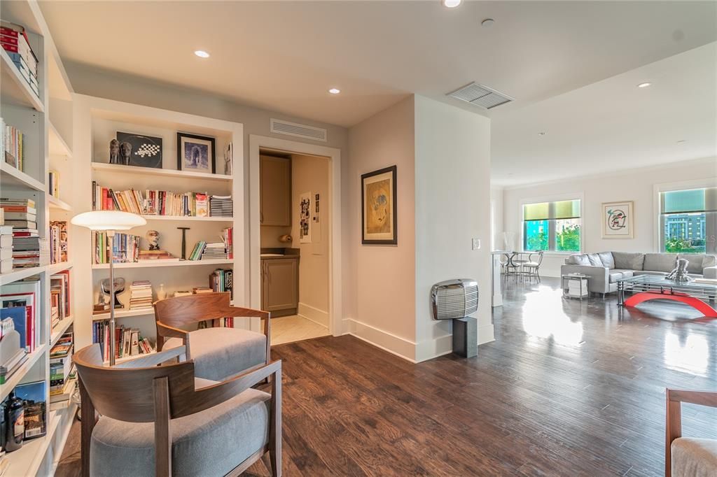 Recently Sold: $1,250,000 (2 beds, 2 baths, 1570 Square Feet)