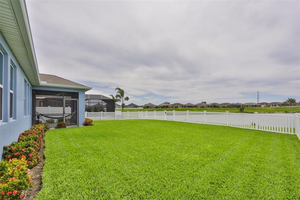 Huge yard large enough for pool