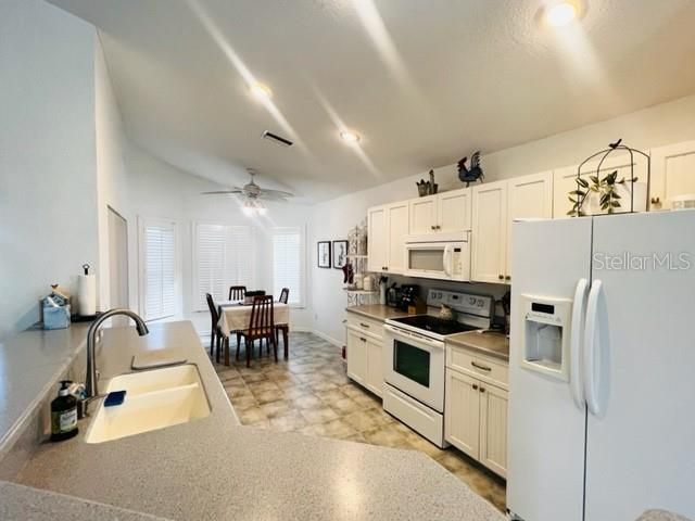 For Rent: $2,200 (2 beds, 2 baths, 1266 Square Feet)