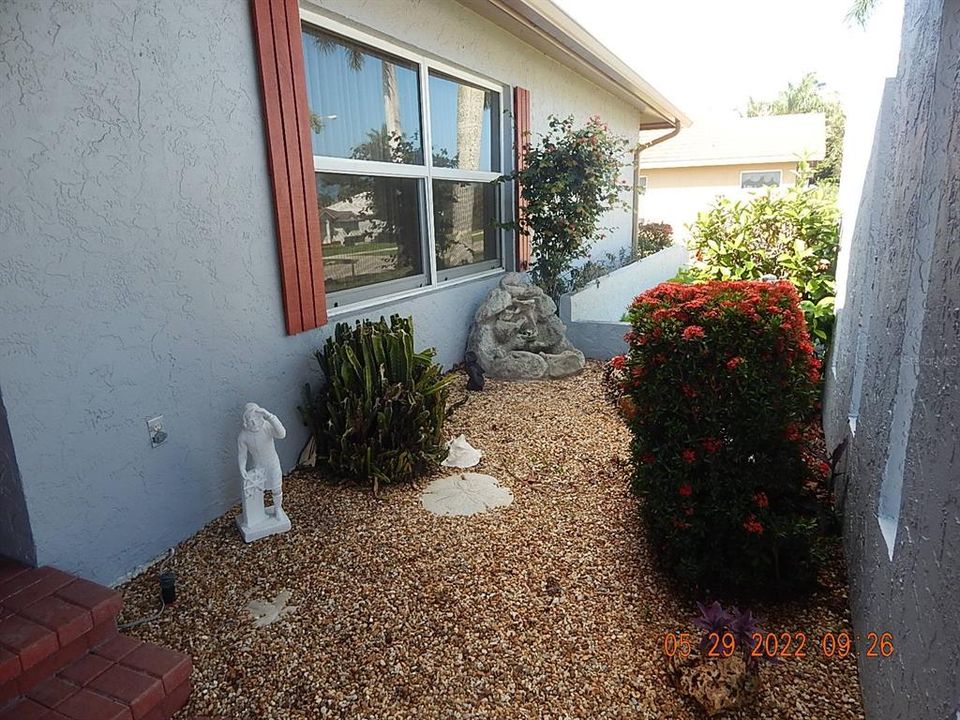 Recently Sold: $850,000 (2 beds, 2 baths, 1580 Square Feet)