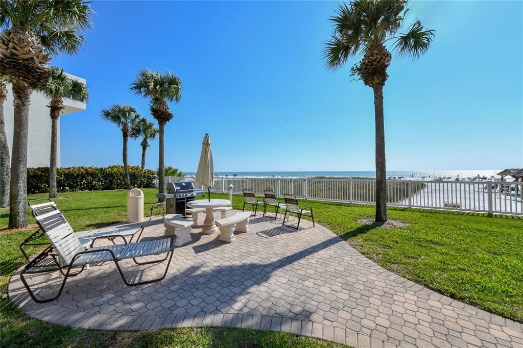 Recently Sold: $2,750,000 (2 beds, 2 baths, 2192 Square Feet)