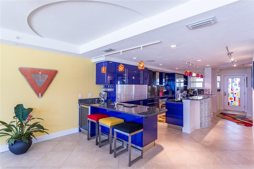 Recently Sold: $2,750,000 (2 beds, 2 baths, 2192 Square Feet)