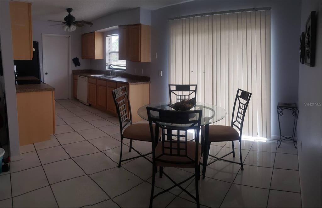 Vendido Recientemente: $165,000 (2 camas, 2 baños, 1008 Pies cuadrados)