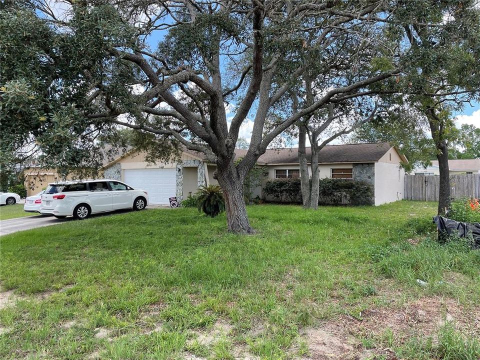 Recently Sold: $255,000 (3 beds, 2 baths, 1272 Square Feet)
