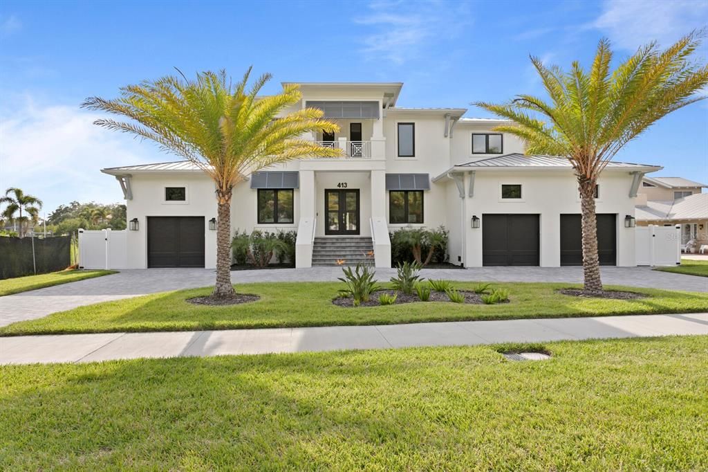 Recently Sold: $5,495,000 (5 beds, 5 baths, 5828 Square Feet)