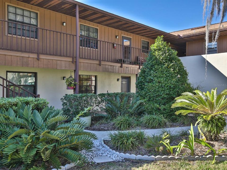 Recently Sold: $232,900 (2 beds, 2 baths, 1178 Square Feet)